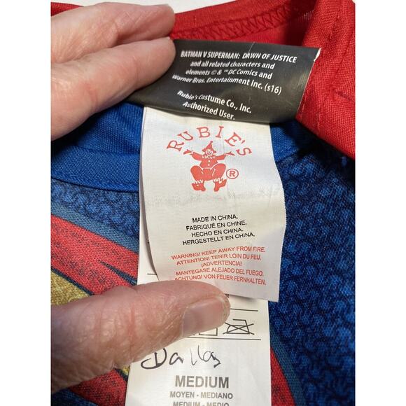 Batman vs Superman: Dawn of Justice Superman Value Costume, Kids Medium. EUC - Picture 7 of 10